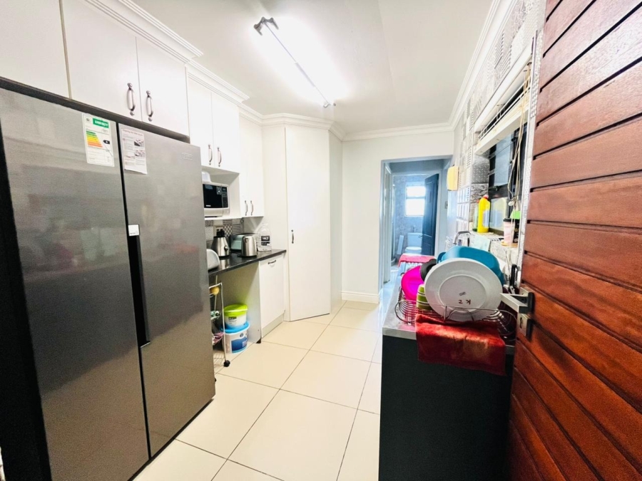 6 Bedroom Property for Sale in Gonubie Eastern Cape